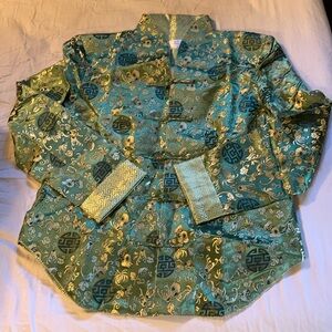 Kimono style jacket, green and color. 100% silk.